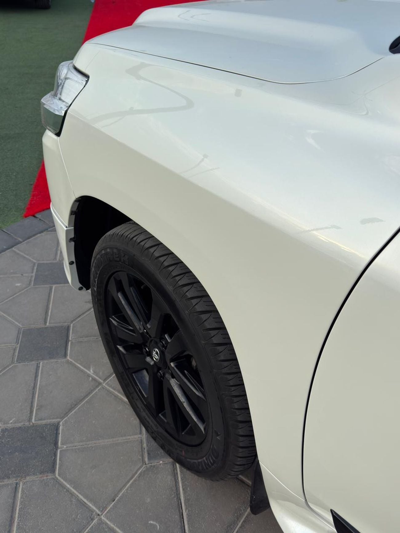 تويوتا لاند كروزر VXR+ 5.7L