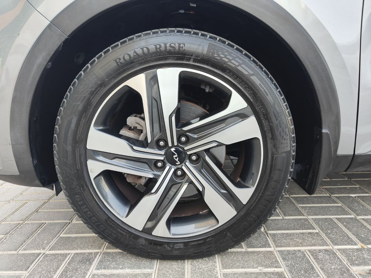 Kia Sorento 2.5L LX (RWD)