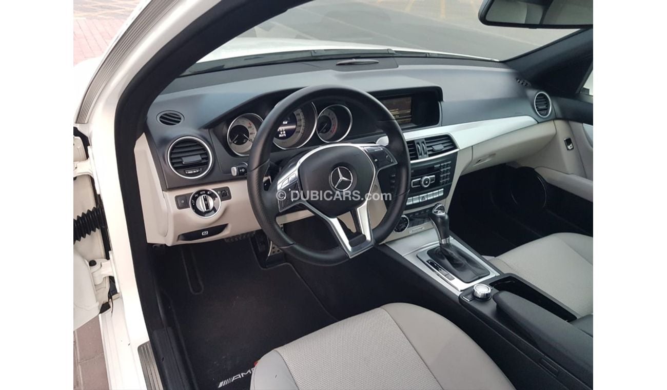 مرسيدس بنز C 200 مرسيدس C200 موديل 2013 خليجي السياره حاله وكاله من الداخل والخارج  فل اوبشن بانوراما فتحه وجلد وكامي