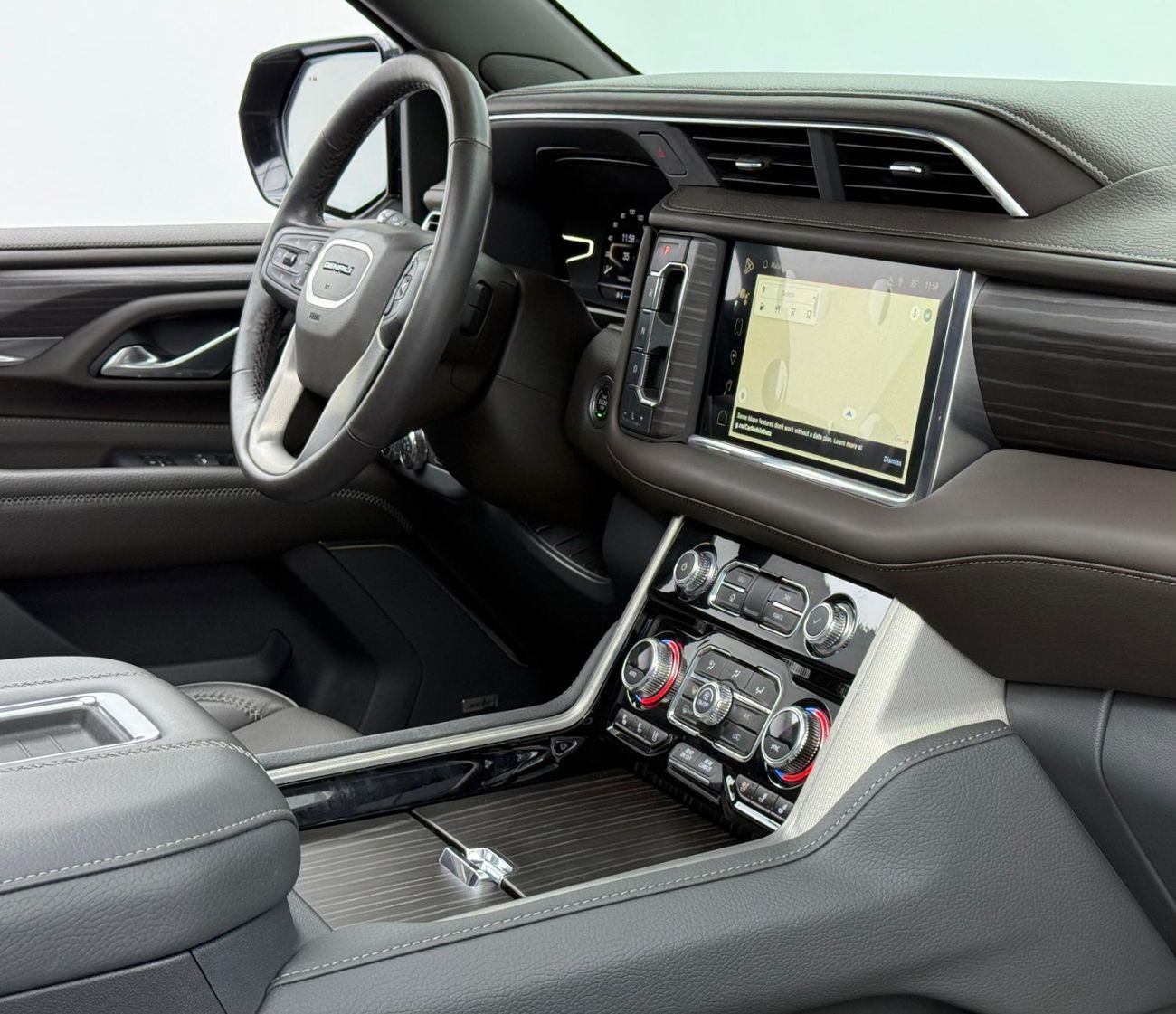 GMC Yukon 6.2 V8 Denali (AWD) 2023 GMC Yukon Denali, 2028 GMC Warranty + Service Pack, Very Low Km, 8 Seater,