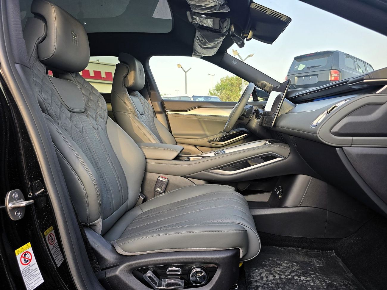 BYD Song L BYD Song L EV FULL OPTION 662 K.M RANG With radar Black Color 2025 Model