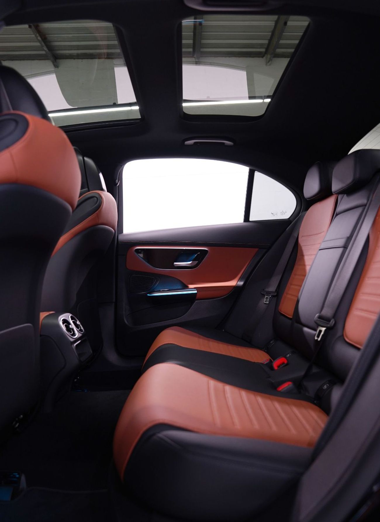 Mercedes-Benz C 200 Premium 2.0L 2023 Mercedes Benz C200 AMG, Warranty, Full Options, 201 HP, Very Low Kms