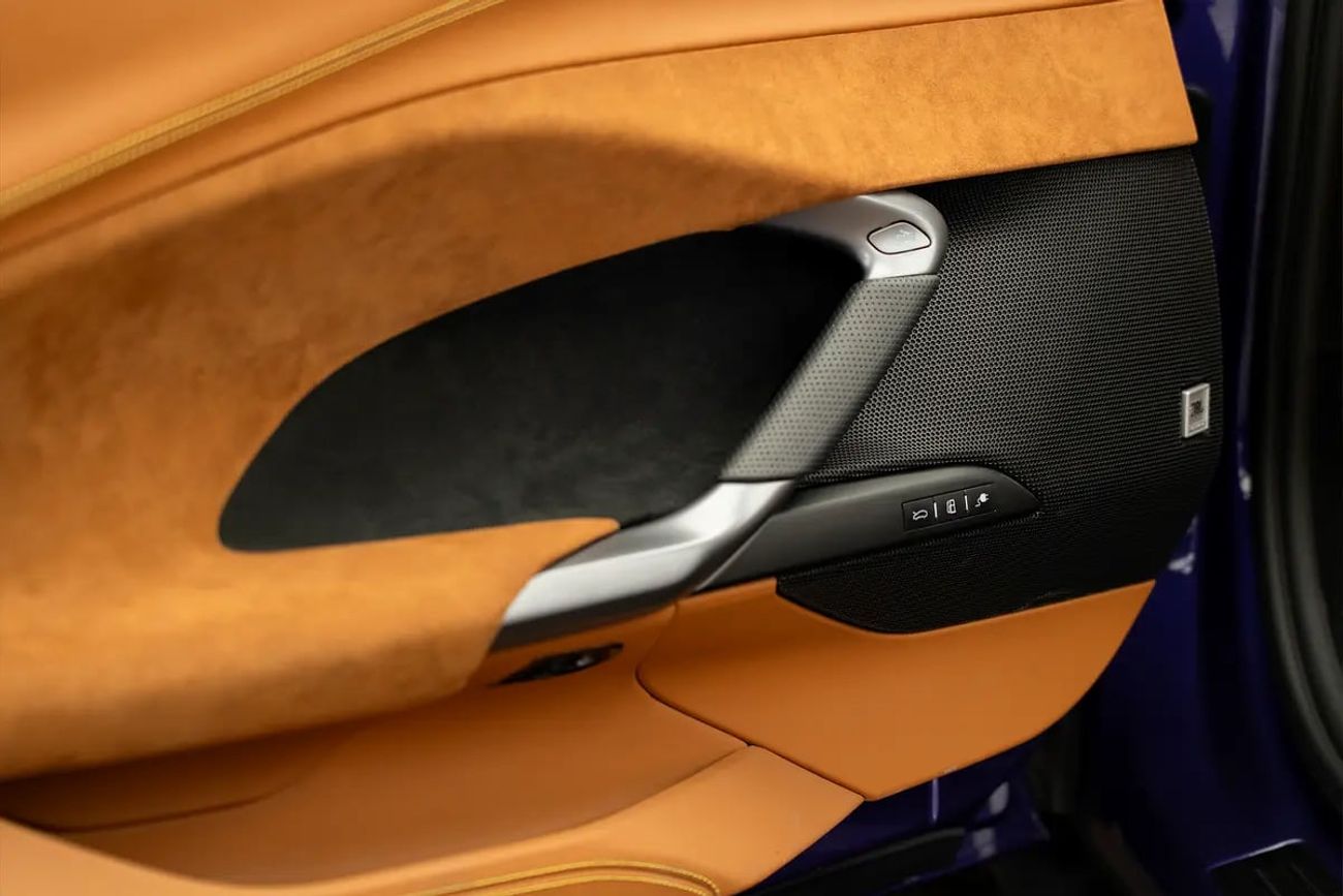 فيراري 296 GTS