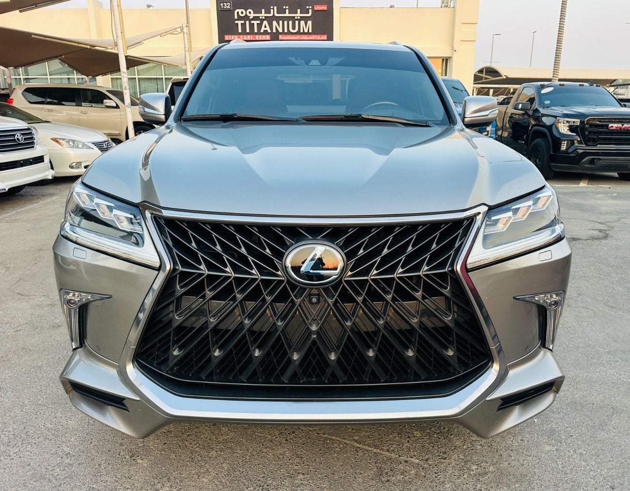 لكزس LX 570 PLATINUM SIGNATURE