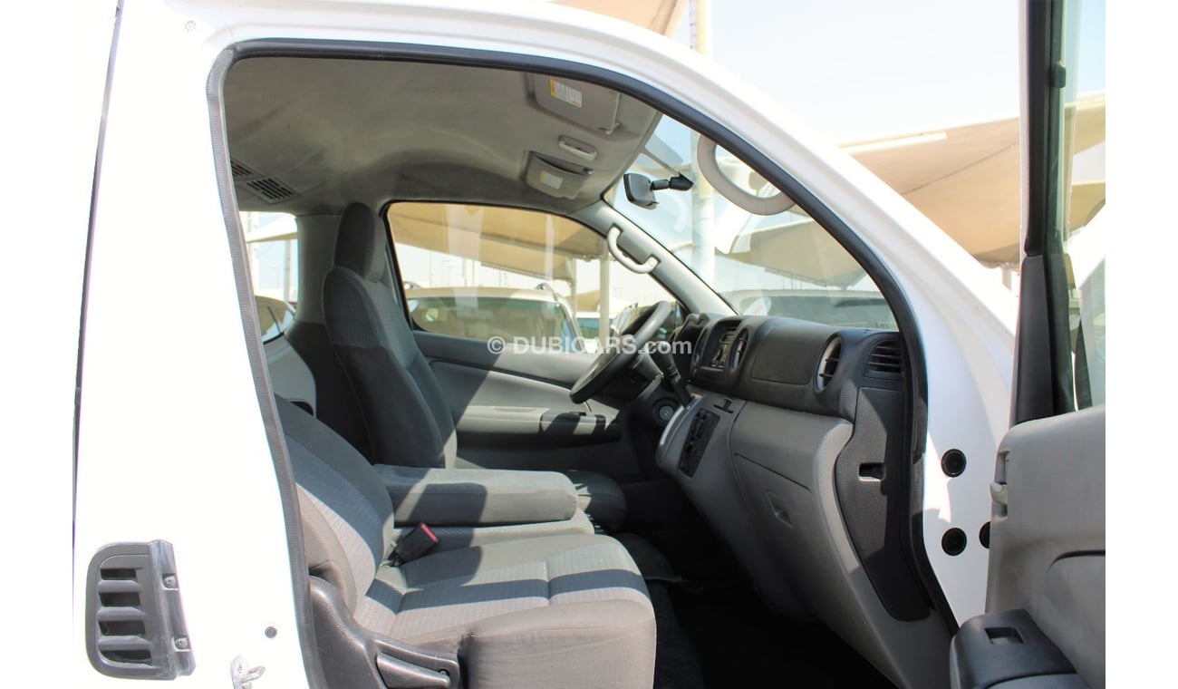 نيسان أورفان ميكروباص