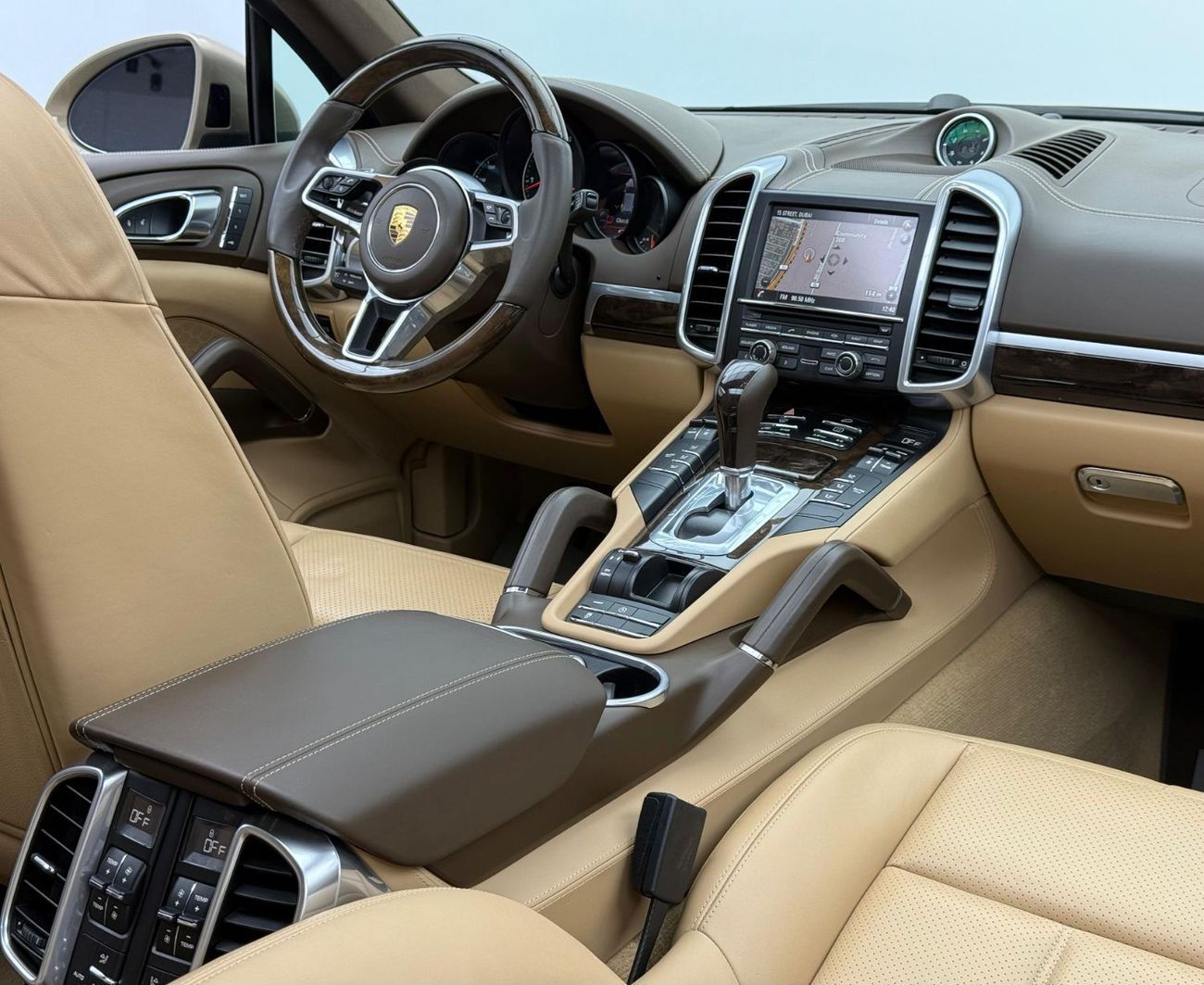 Porsche Cayenne Std 3.6L 2016 Porsche Cayenne, Full Service History, Excellent Condition, GCC