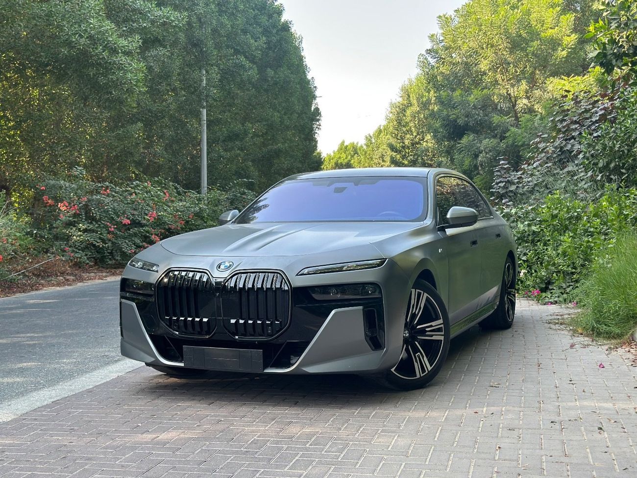 بي أم دبليو 735i 3.0-liter Turbocharged V6 | 286 HP | 2025 | GCC Specs | Warranty & Service | Full Options | Excellen