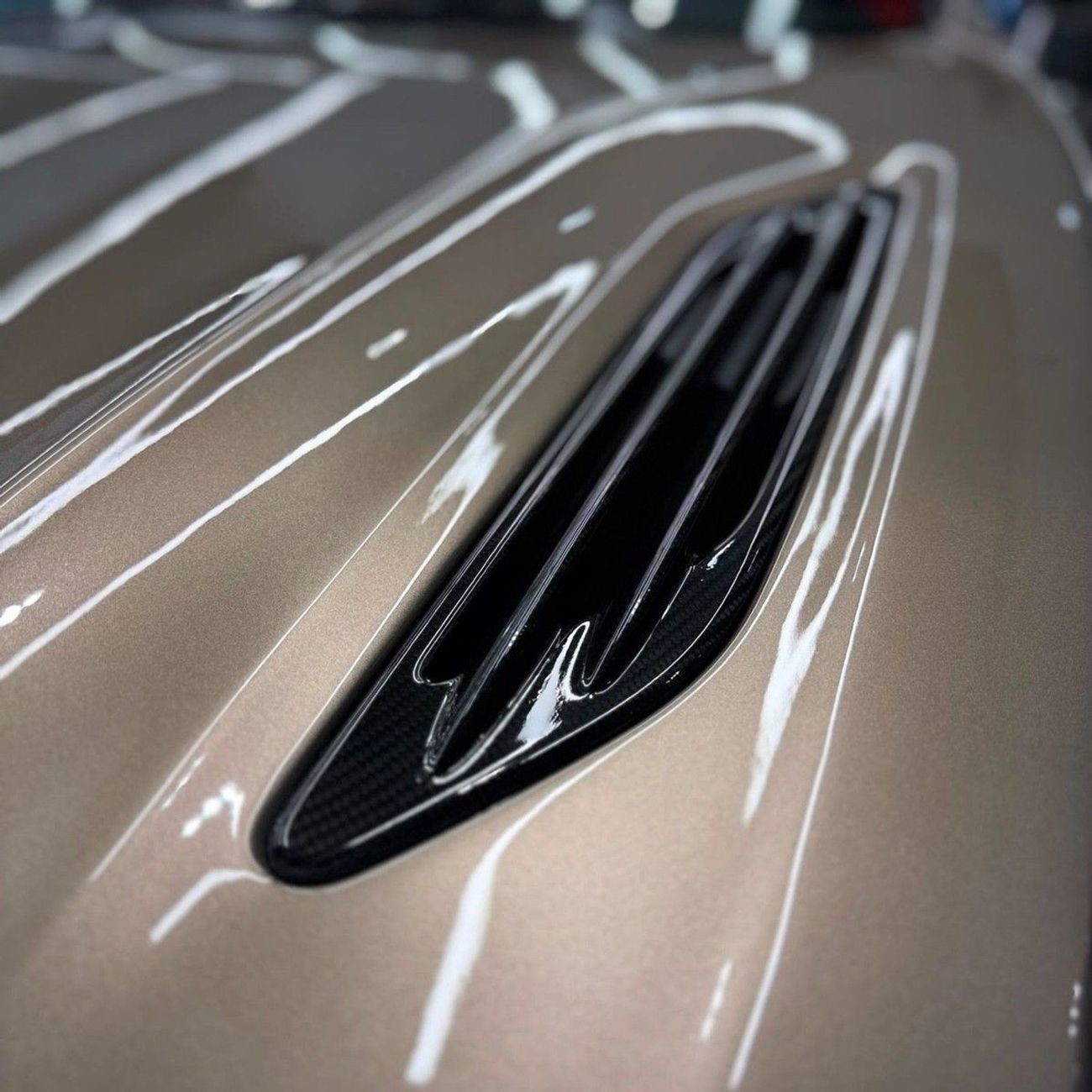 أستون مارتن فانكويش Aston Martin Vanquish 2017 مواصفات خليجية