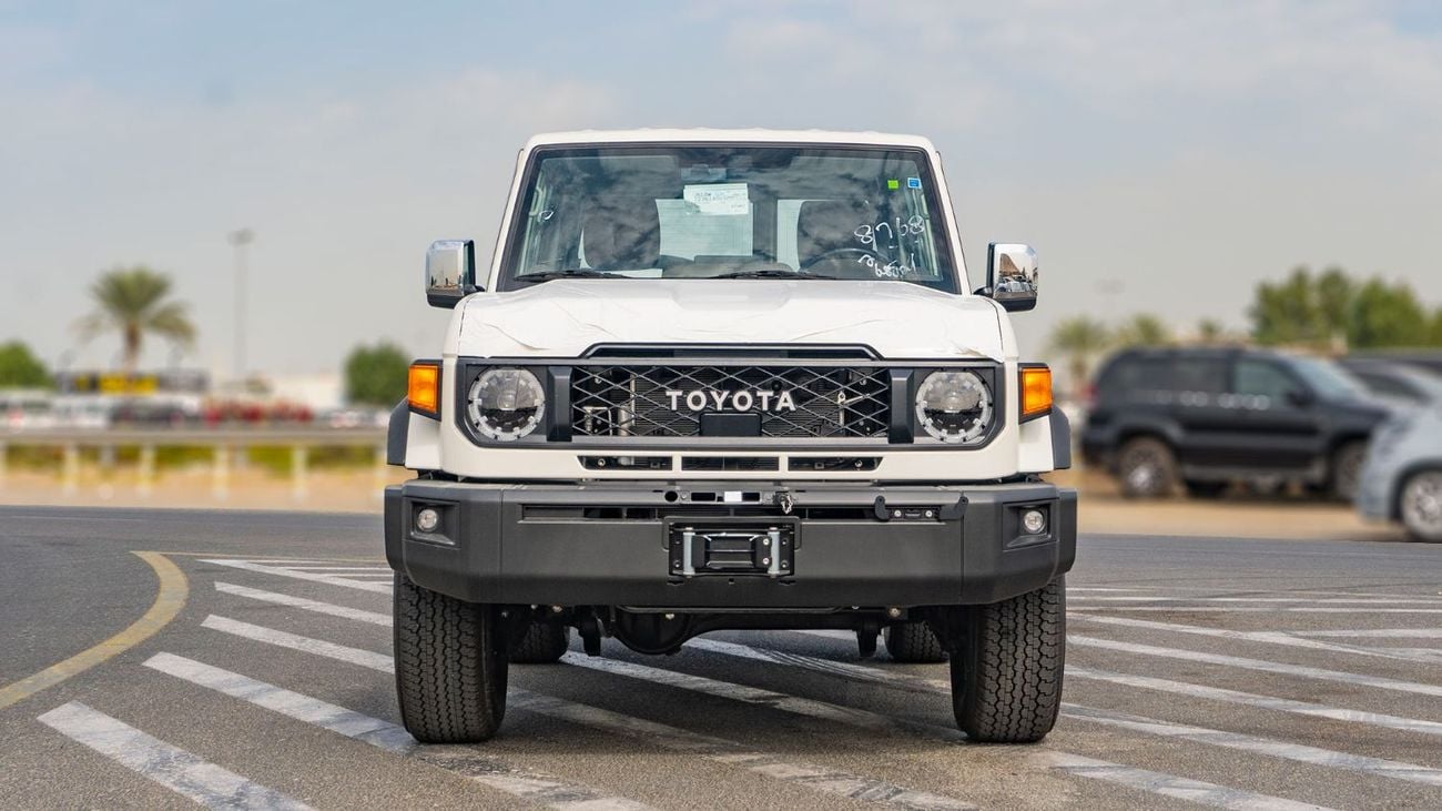 تويوتا لاند كروزر 70 2026 Toyota Land Cruiser LC71 2.8L AT Diesel Full option (White)