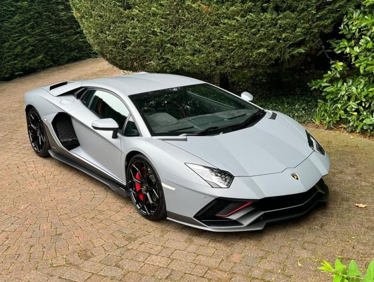 لامبورغيني أفينتادور 6.5 V12 LP 780-4 Ultimae ISR 4WD RIGHT HAND DRIVE