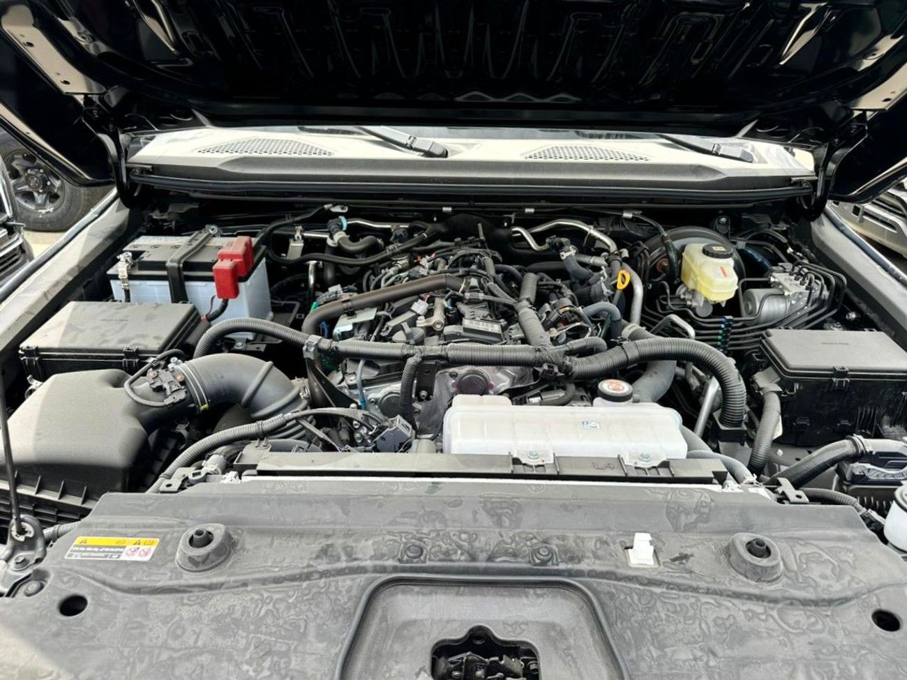 تويوتا برادو TOYOTA PRADO 2.4L PETROL BLACK 2025 GCC ALL-ROUNDER FULL (Export Only)