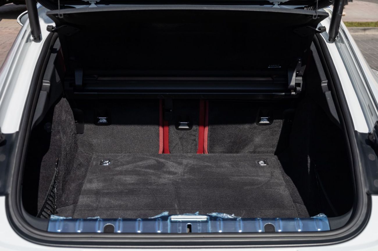 Porsche Panamera GTS 4.0L (454 HP) RWD