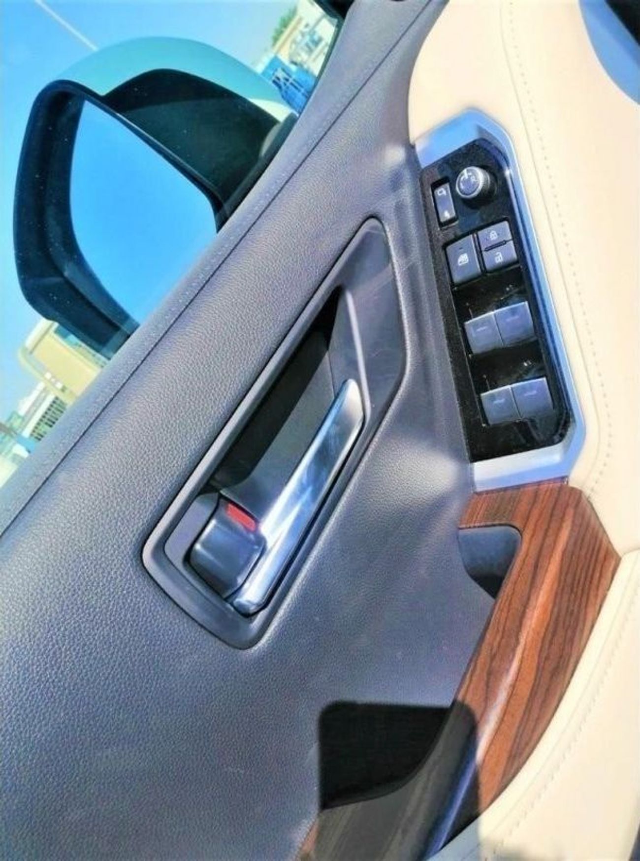 Toyota Land Cruiser LC300 // GXR // FULL OPTION // 3.5 L