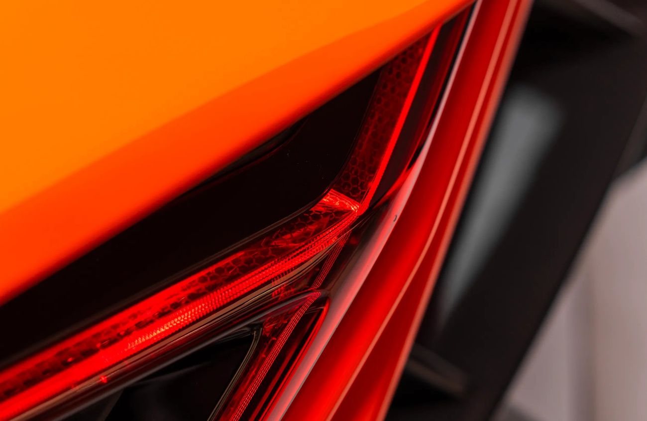 لامبورغيني ريفويلتو 6.5L V-12 Naturally Aspirated Engine + eMotor