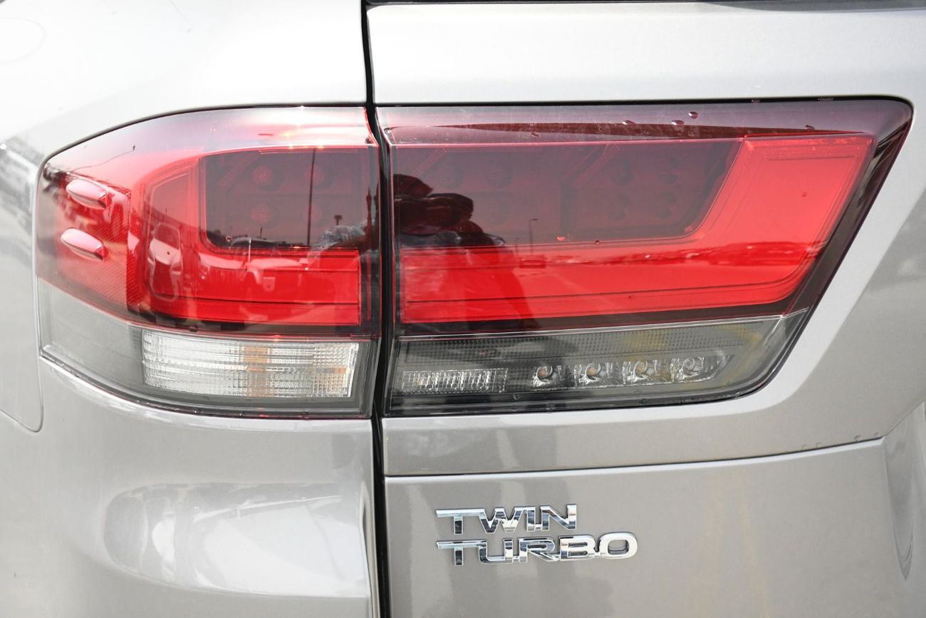 Toyota Land Cruiser GXR 3.5L  V6 Twin Turbo With Rader JBL (Export + Gulf Country)  Ready Stock