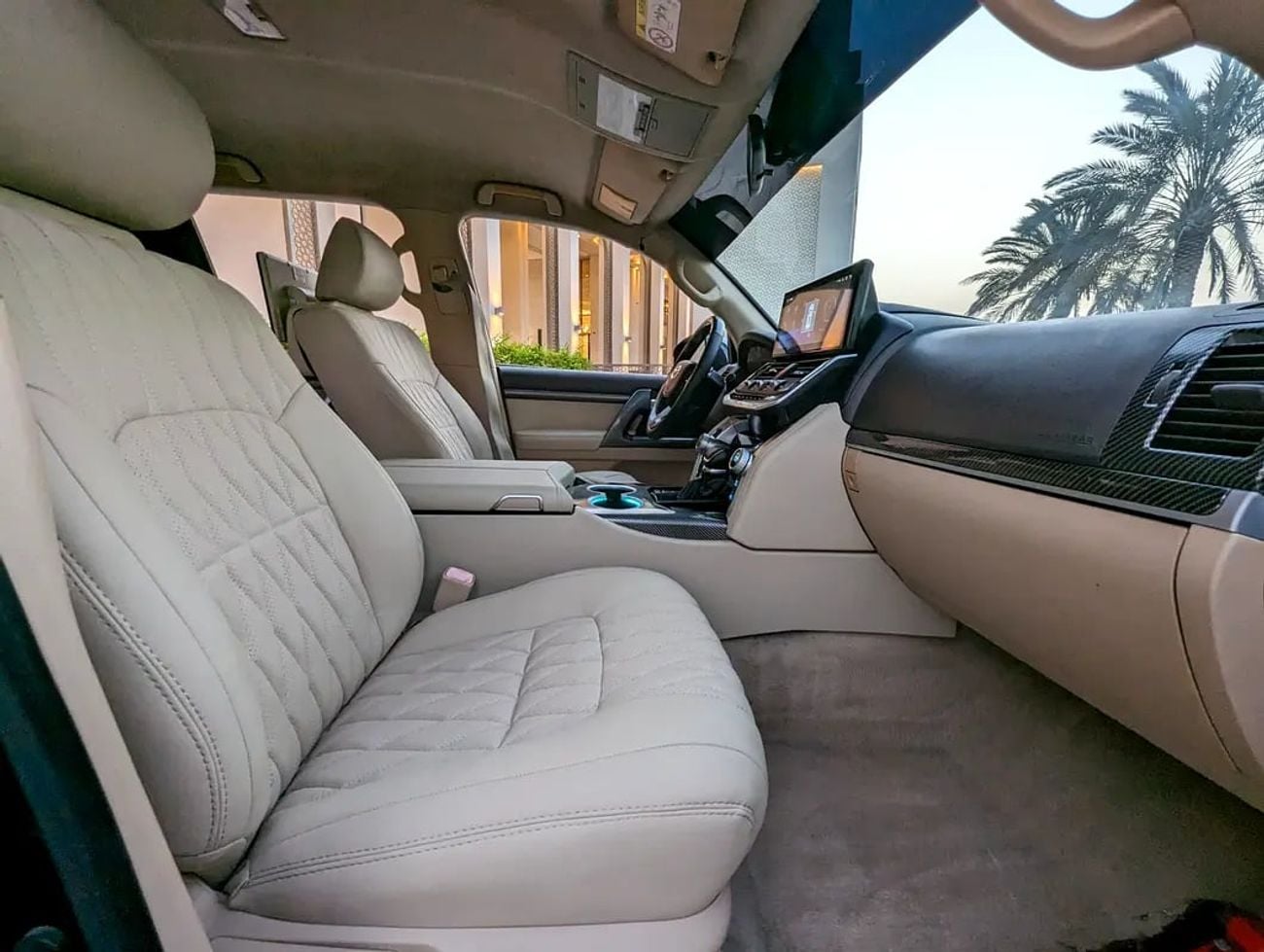 تويوتا لاند كروزر GXR 2014 Facelifted 2026 With Interior and Exterior V6 4.0L GCC specs