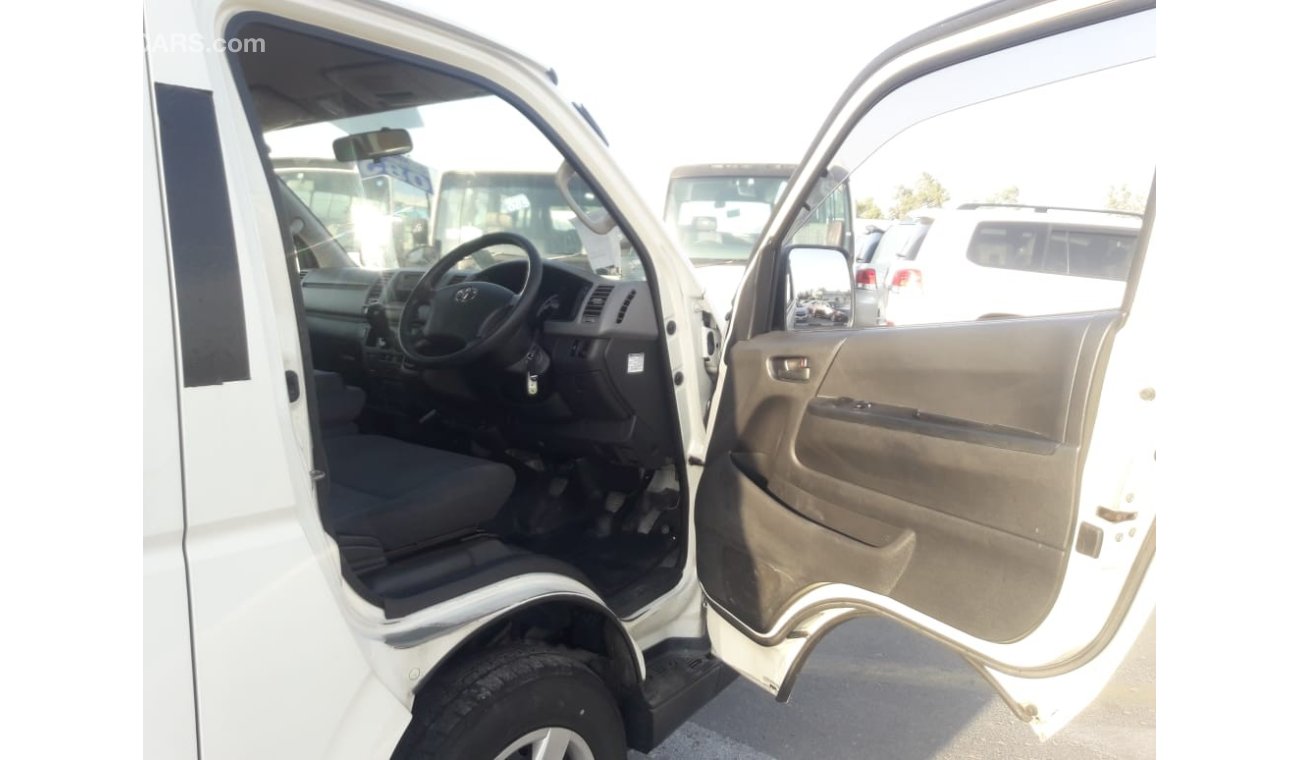 تويوتا هاياس Toyota hiace van RIGHT HAND DRIVE (Stock no PM 812)