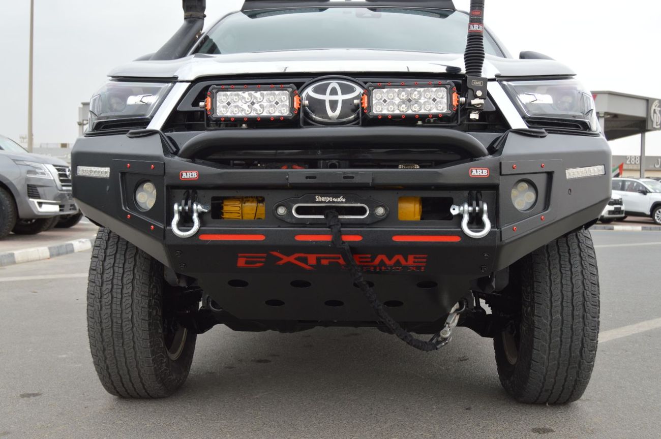 تويوتا هيلوكس Double cabin 2.8L, perfect inside and outside