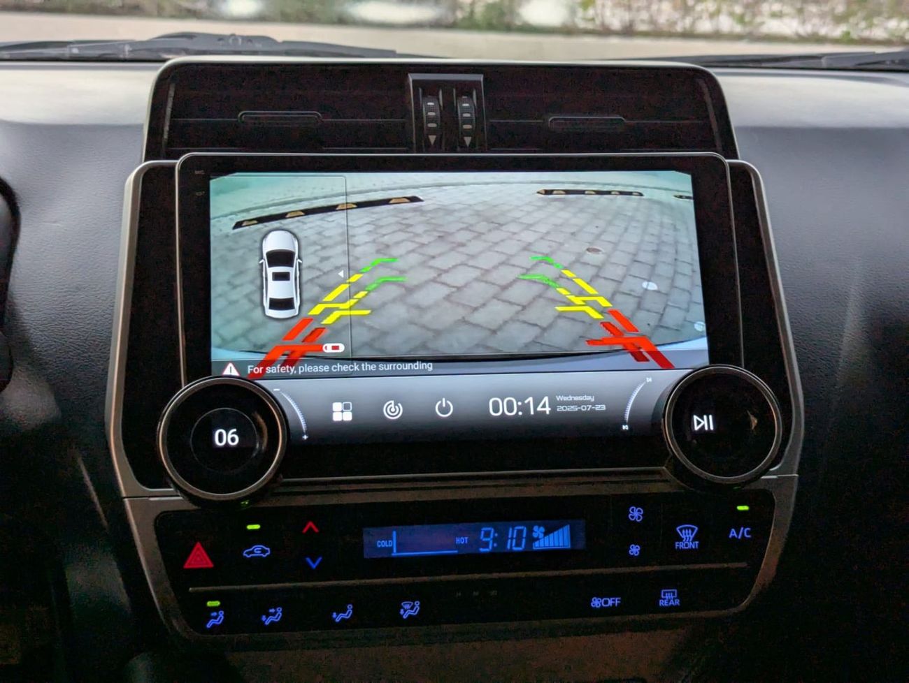 تويوتا برادو Toyota Prado 2018 diesel white LHD 7 seats automatic gear