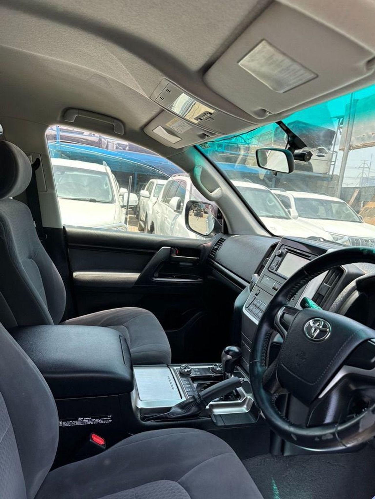 تويوتا لاند كروزر DIESEL 4.5 LITER ,RIGHT HAND DRIVE AUTOMATIC