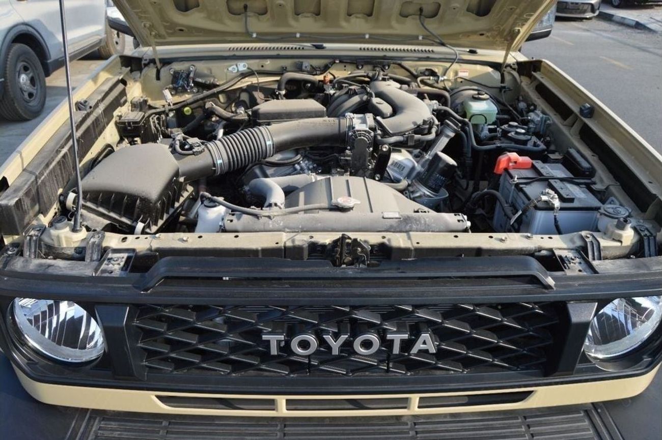 Toyota Land Cruiser 70 LX Hard Top 5 Doors