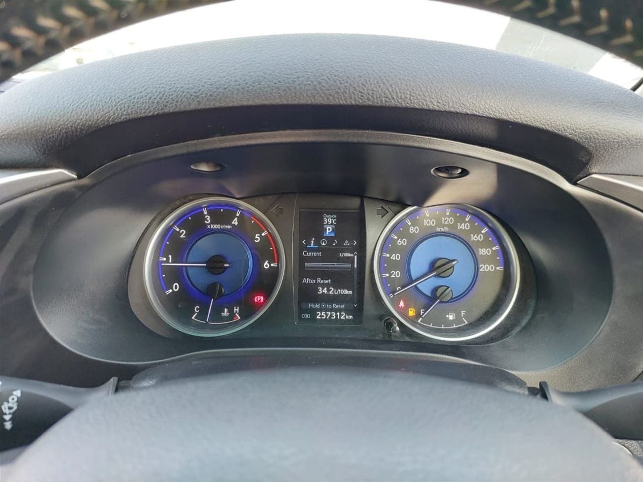 تويوتا هيلوكس TOYOTA HILUX SR5 PICK UP RHD 2017 MODEL 2.8 L DIESEL AUTOMATIC(PM93094)