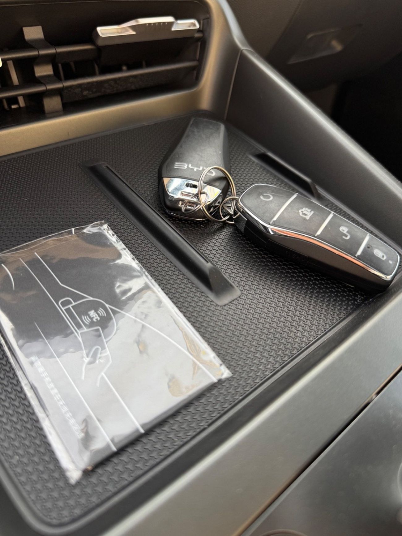 BYD QIN PLUS BYD Qin Plus 1.5 L Hybrid