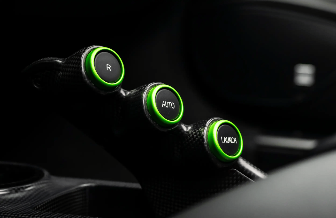 فيراري 488 بيستا سبايدر 3.9L V8 Twin-Turbocharged Engine