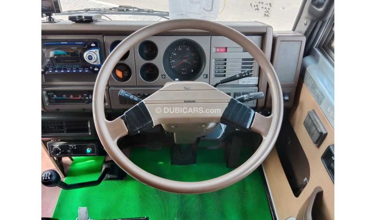 Nissan Civilian NISSAN CIVILIAN BUS RIGHT HAND DRIVE (PM1261)