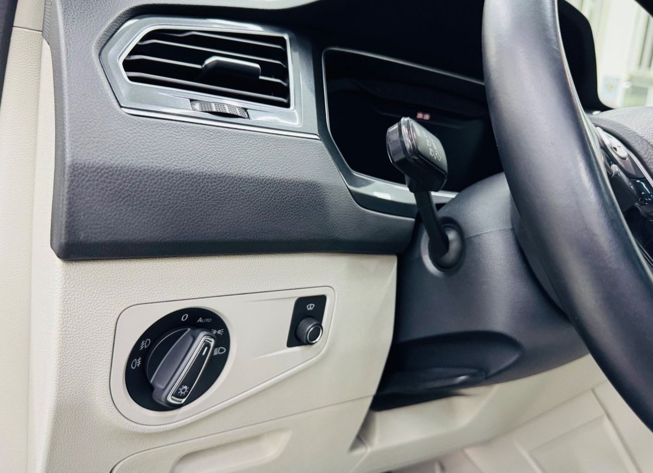 فولكس واجن تيجوان SEL 2.0L