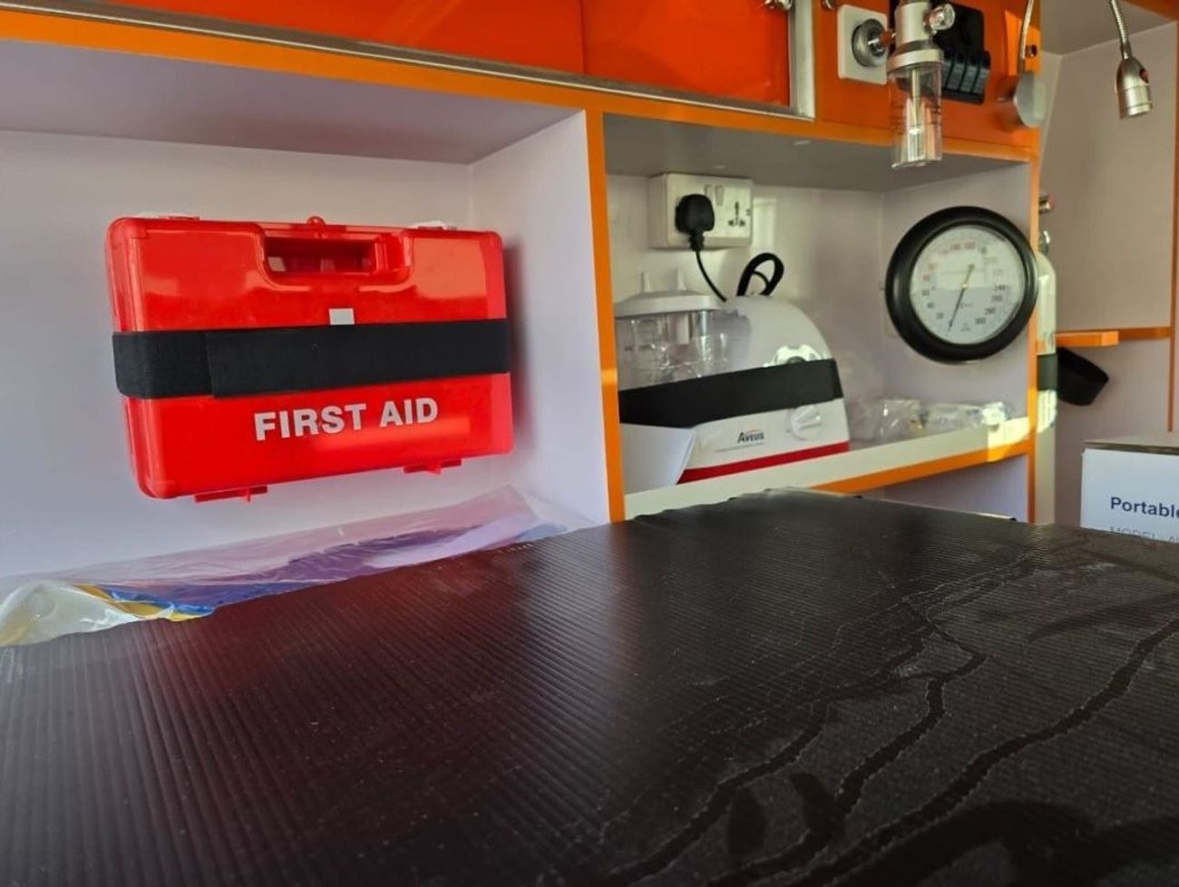 Toyota Land Cruiser 70 LAND CRUISER LC78 4.2L AMBULANCE