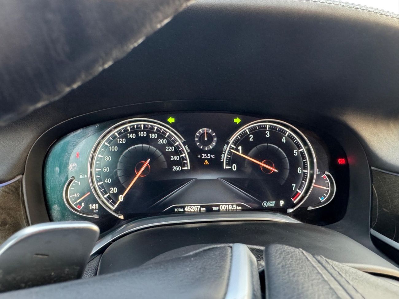 بي أم دبليو 750Li Luxury M Sport Package 4.4L