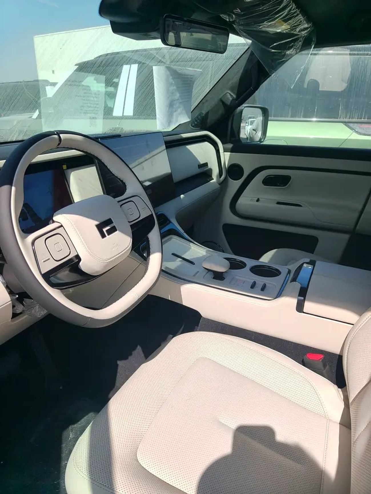 روكس أداماس Admas Luxury Executive Edition – 6-Seater Intelligent SUV