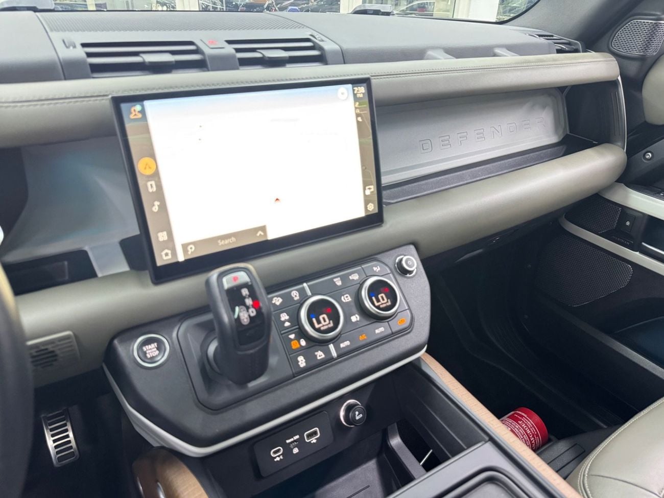 Land Rover Defender 90 HSE P400