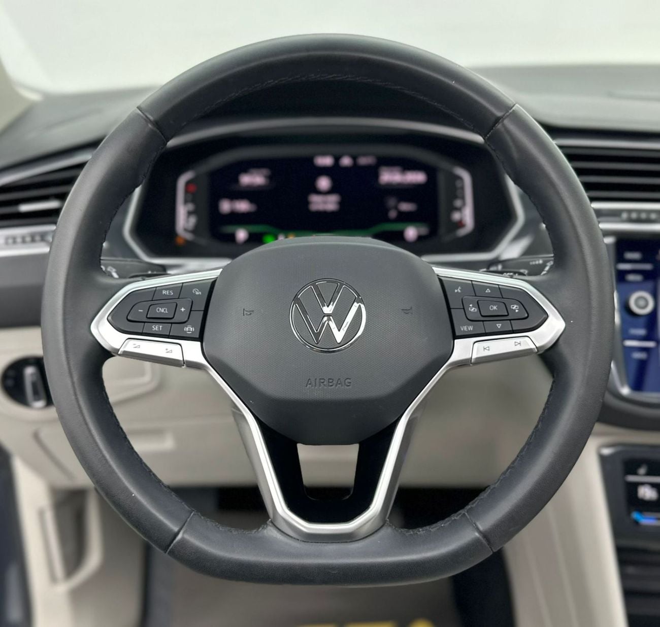 Volkswagen Tiguan 2023 Volkswagen Tiguan Elegance Premium, 07/2028 Volkswagen Warranty + Service Contract, Volkswagen