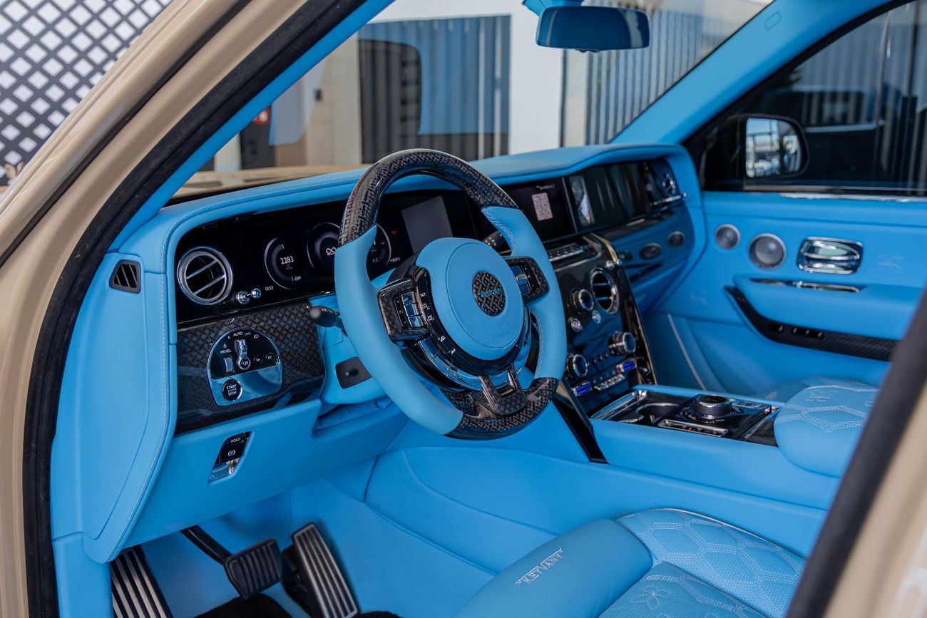 رولز رويس كولينان ROLLS ROYCE COLLINAN - 2025 - BY KEYVANY - 1 OF 1  PERFECT CONDITION - BLACK BADGE