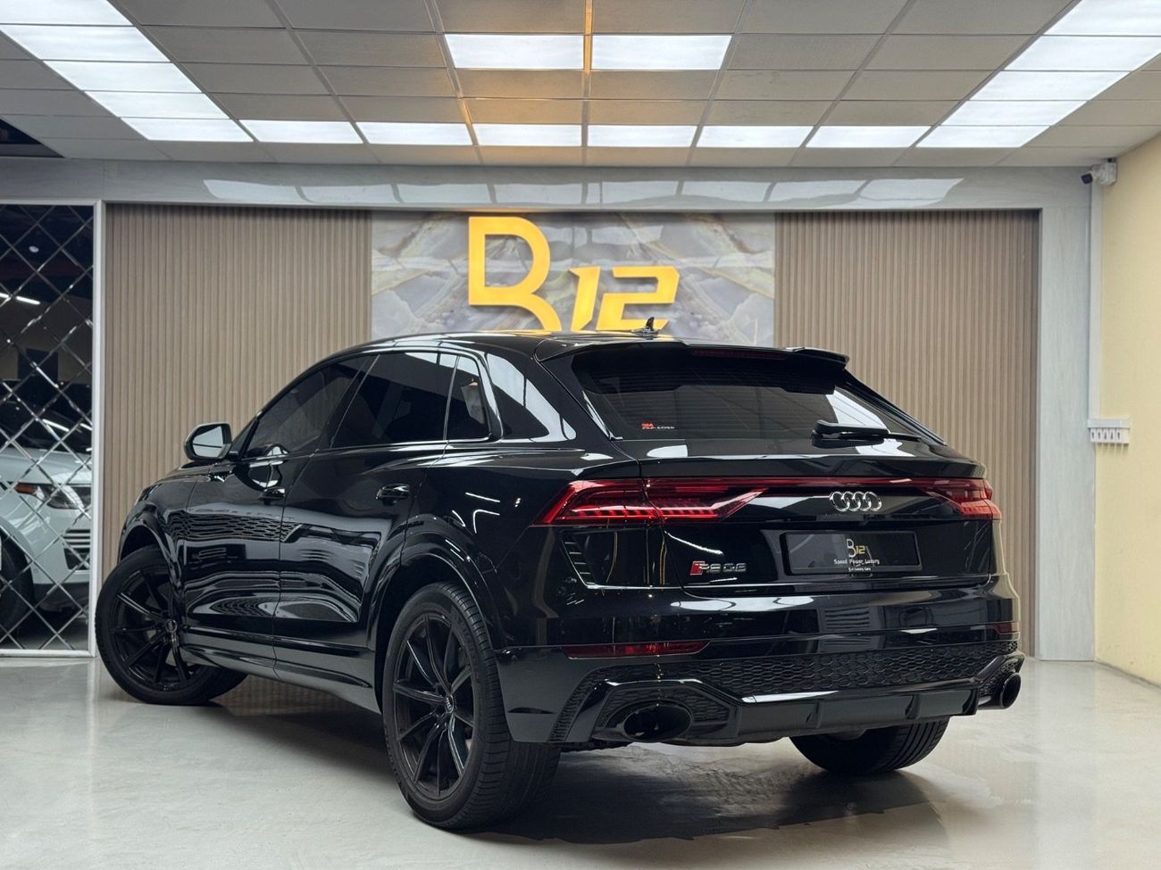 Audi RS Q8 quattro 4.0L