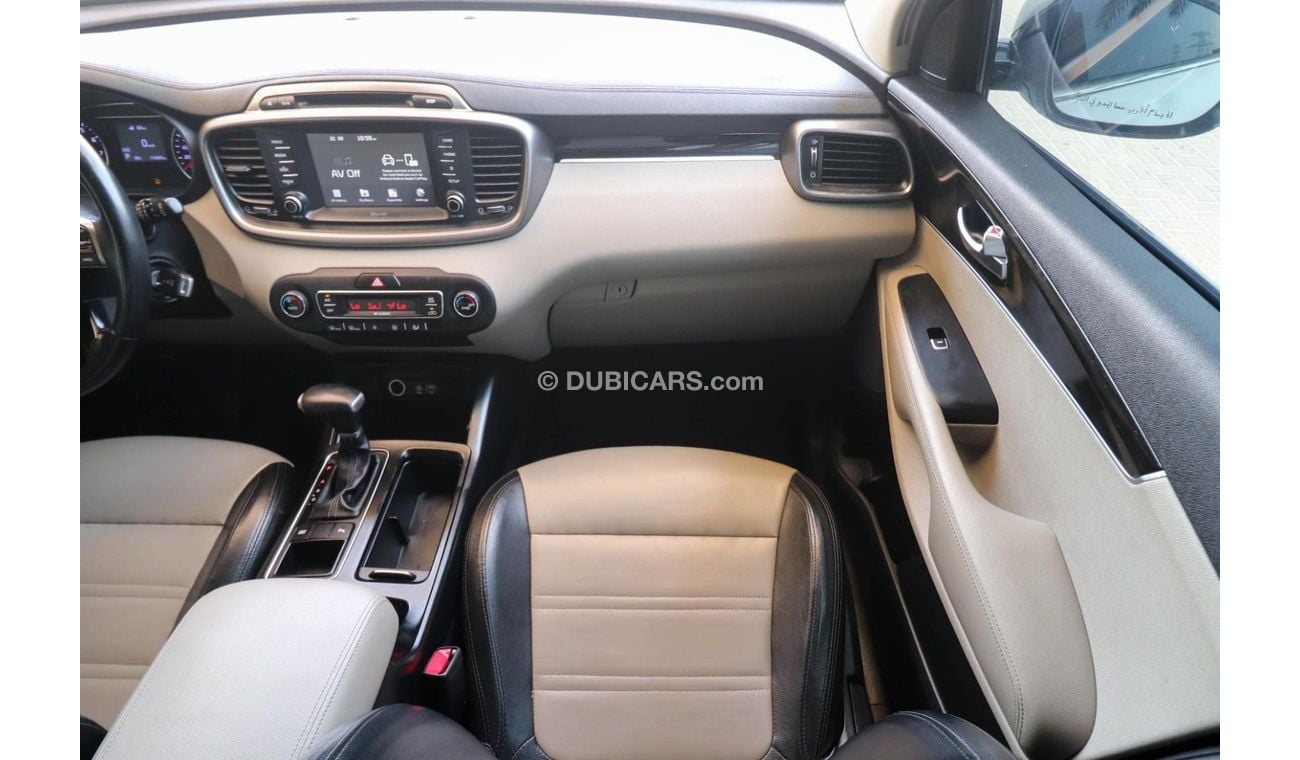 كيا سورينتو UM