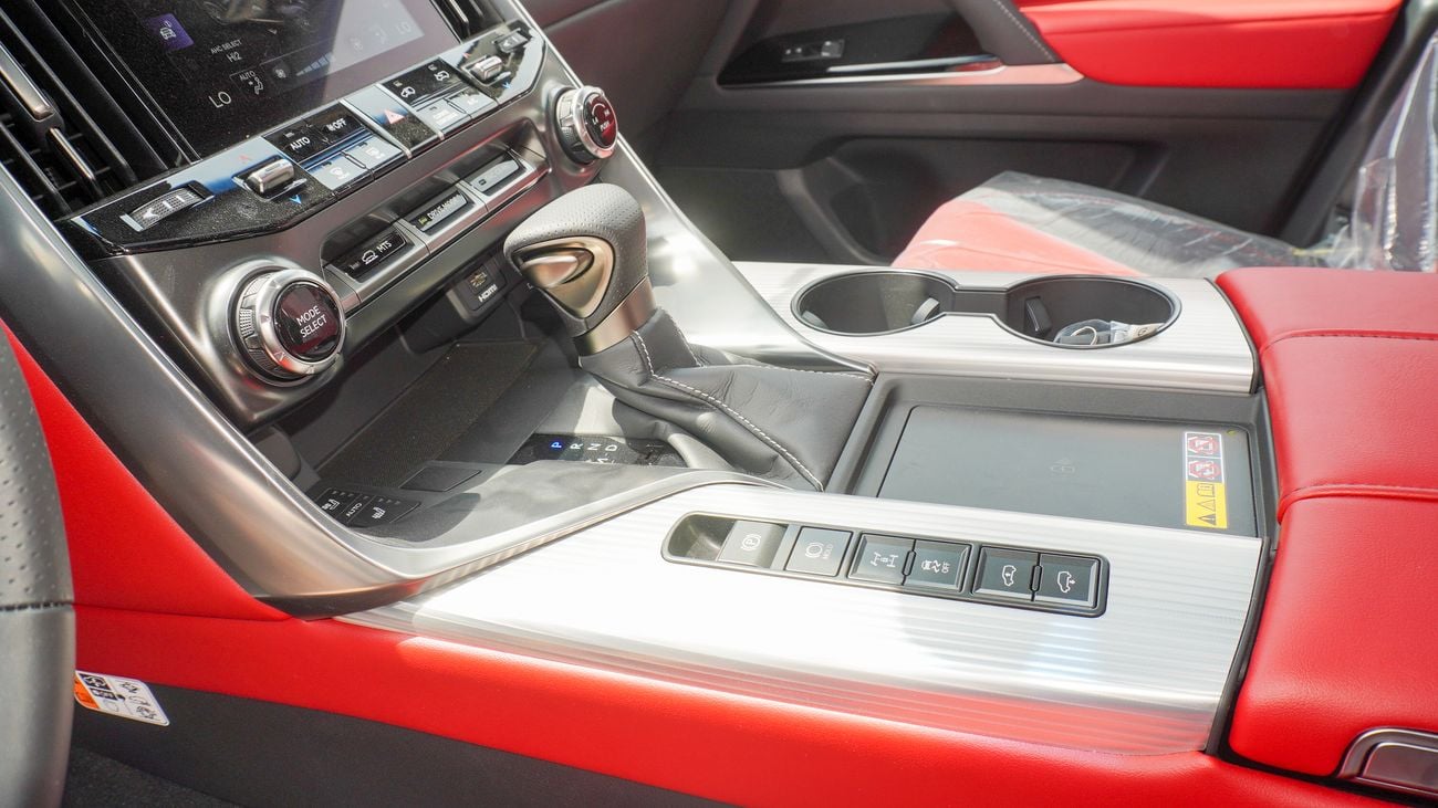 Lexus LX 600 FSport 3.5L V6  5 Seats