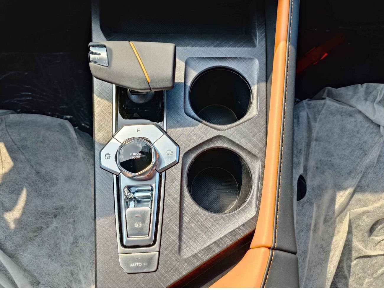 Changan Uni V Hybrid /1.5L V4 / Power Seats With Leather / Openable Sunroof / 360*Camera (CODE# UNIV15B)