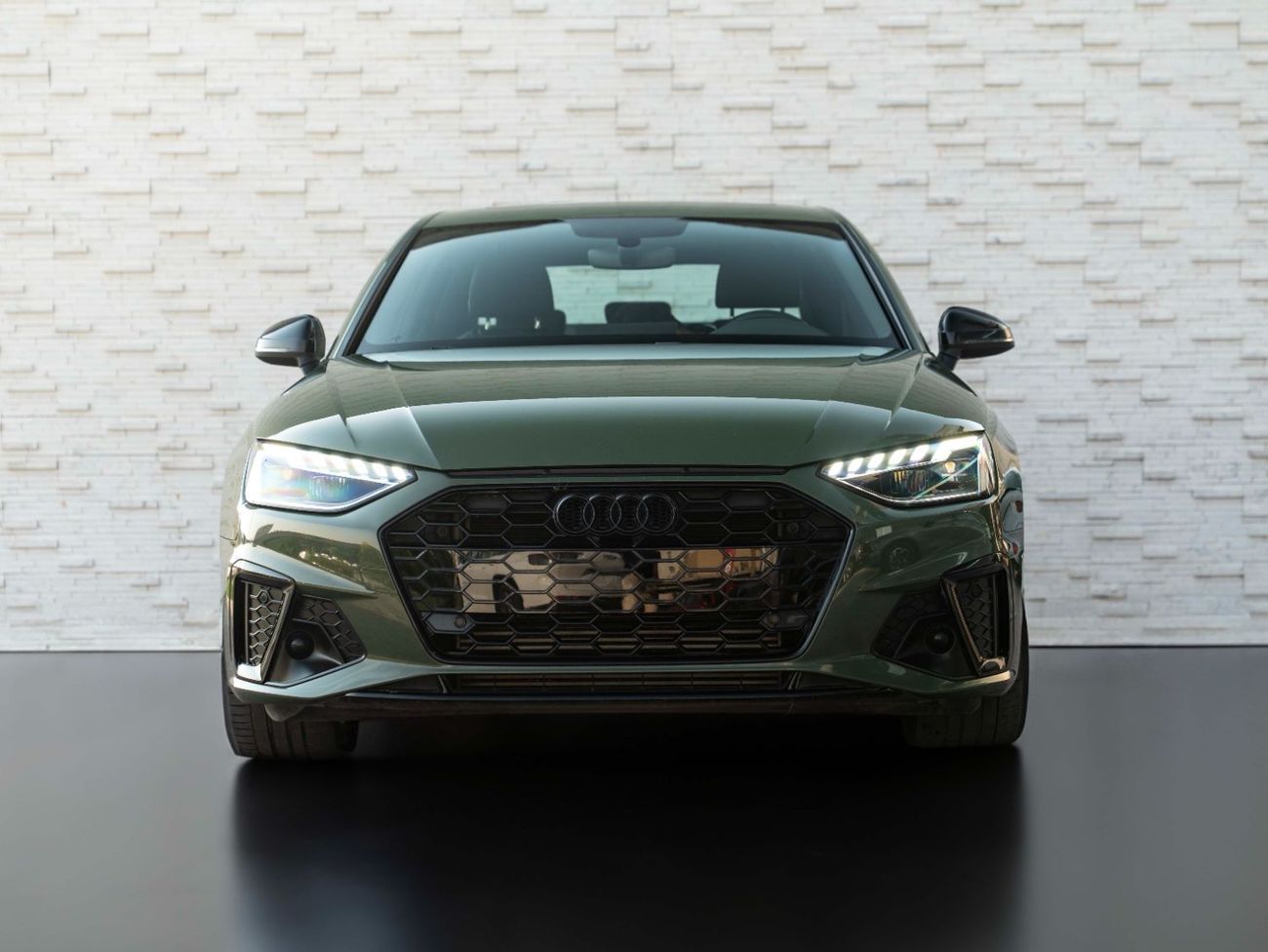 أودي A4 35 TFSI S Line 2.0L