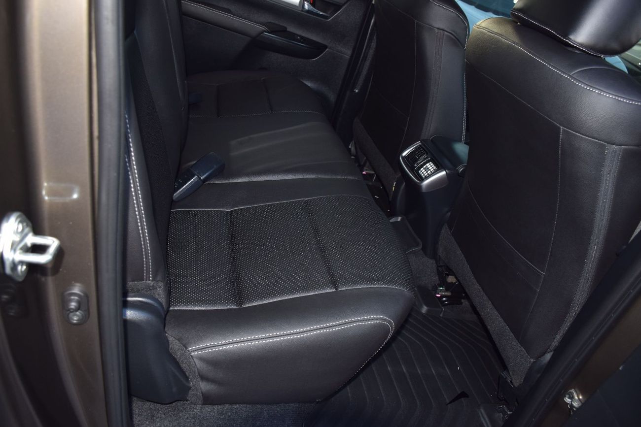 Toyota Hilux 4x4 Diesel 2.8L RHD (Export Only)