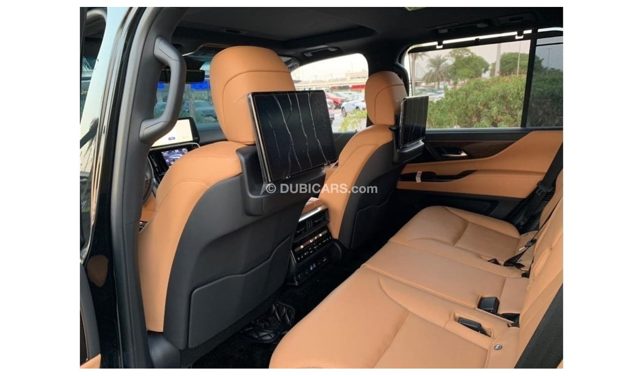 لكزس LX 600 سيجناتشر