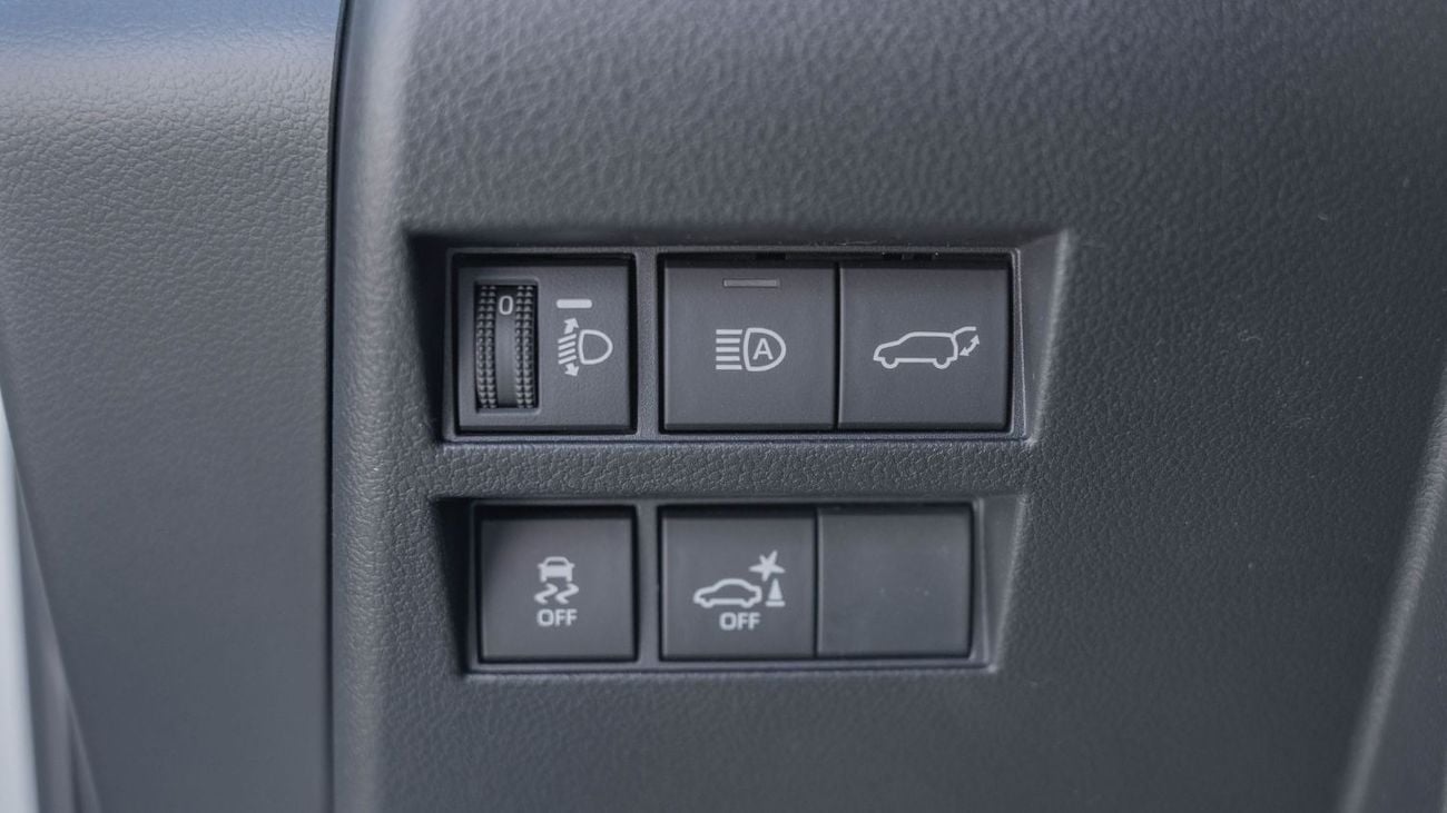 تويوتا لاند كروزر 2025 Toyota Land Cruiser 300 GXR 3.3L AT Diesel (White-Black)