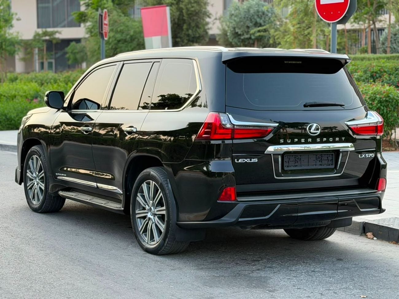 Lexus LX570 SPORT PLUS
