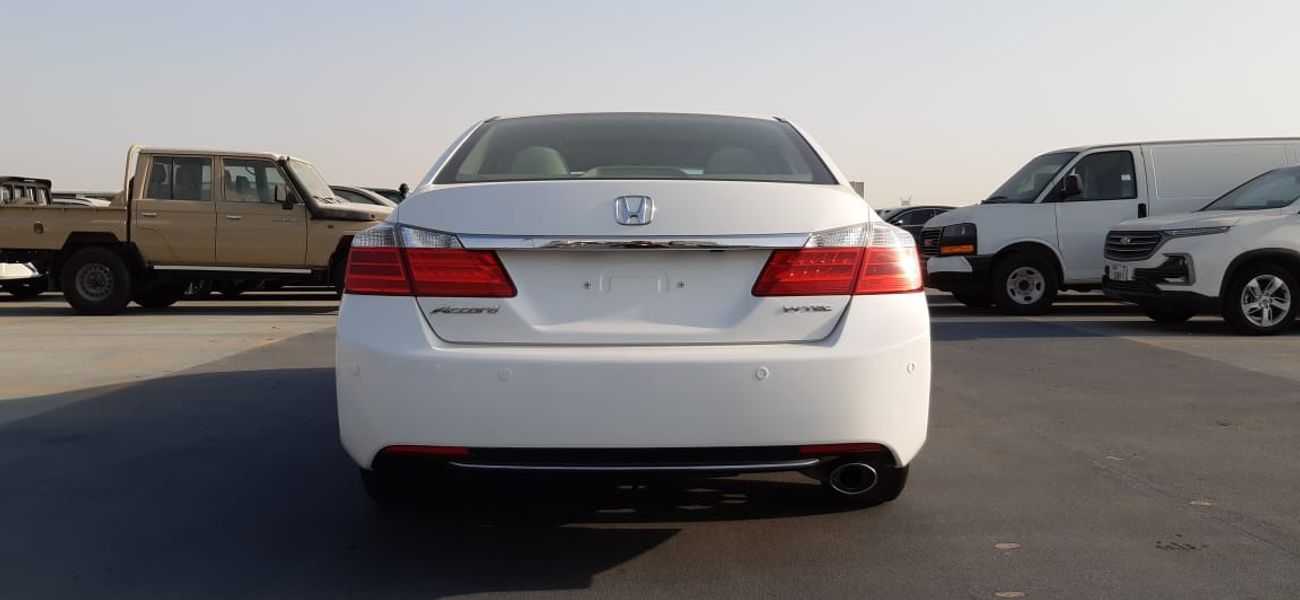 Honda Accord GCC SPECS WITH SUNROOF AGENCY SERVICE