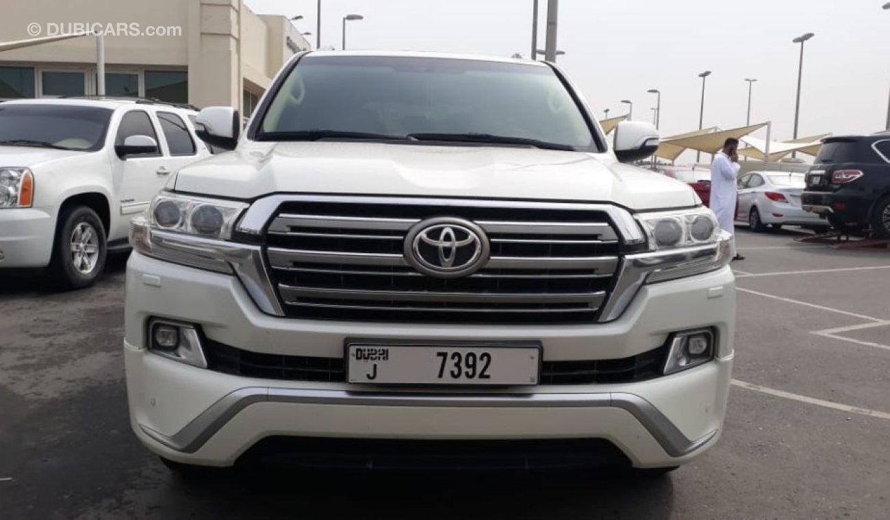 Toyota Land Cruiser V8 GXR