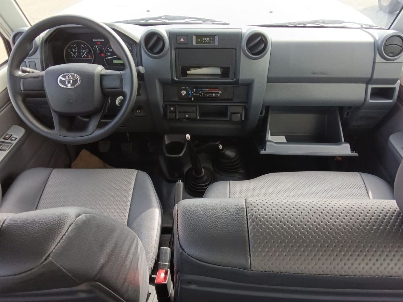 Toyota Land Cruiser 70 LC 78 HARDTOP 2.8L AT