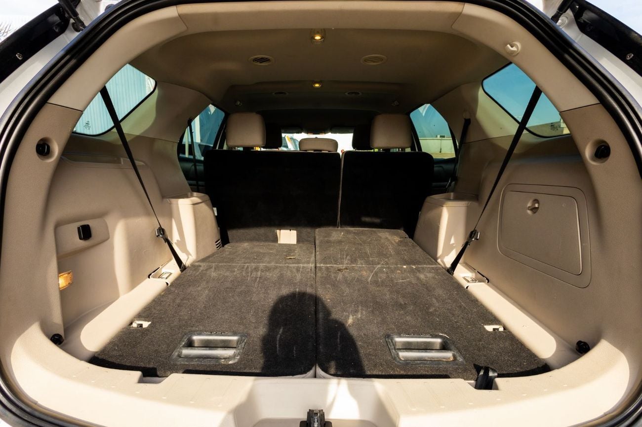 Ford Explorer Std 3.5L 4WD