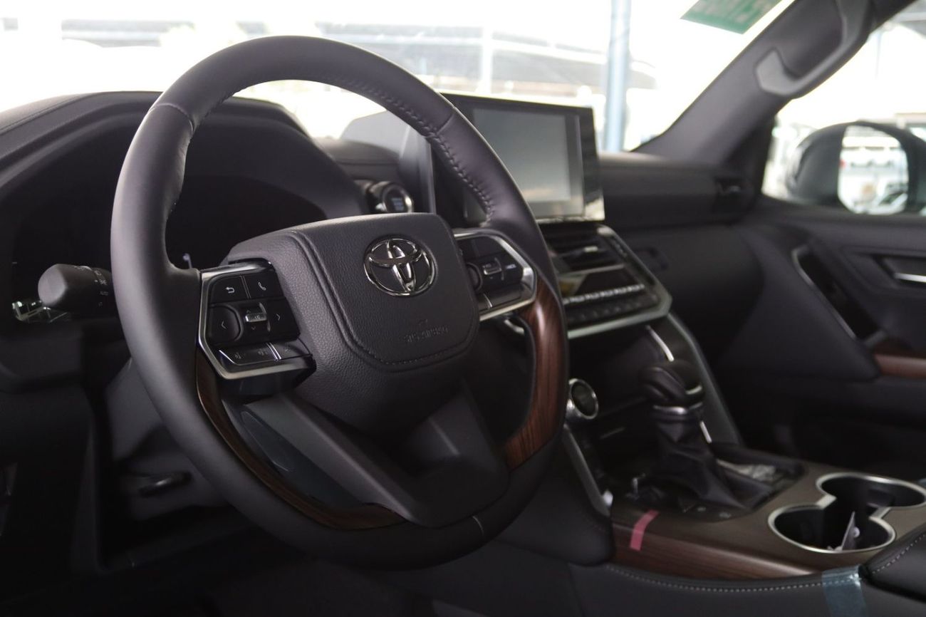 Toyota Land Cruiser 2025 LAND CRUISER 300 4.0 V6 VXE.s RADAR **EXPORT ONLY**التصدير فقط خارج الخليج***